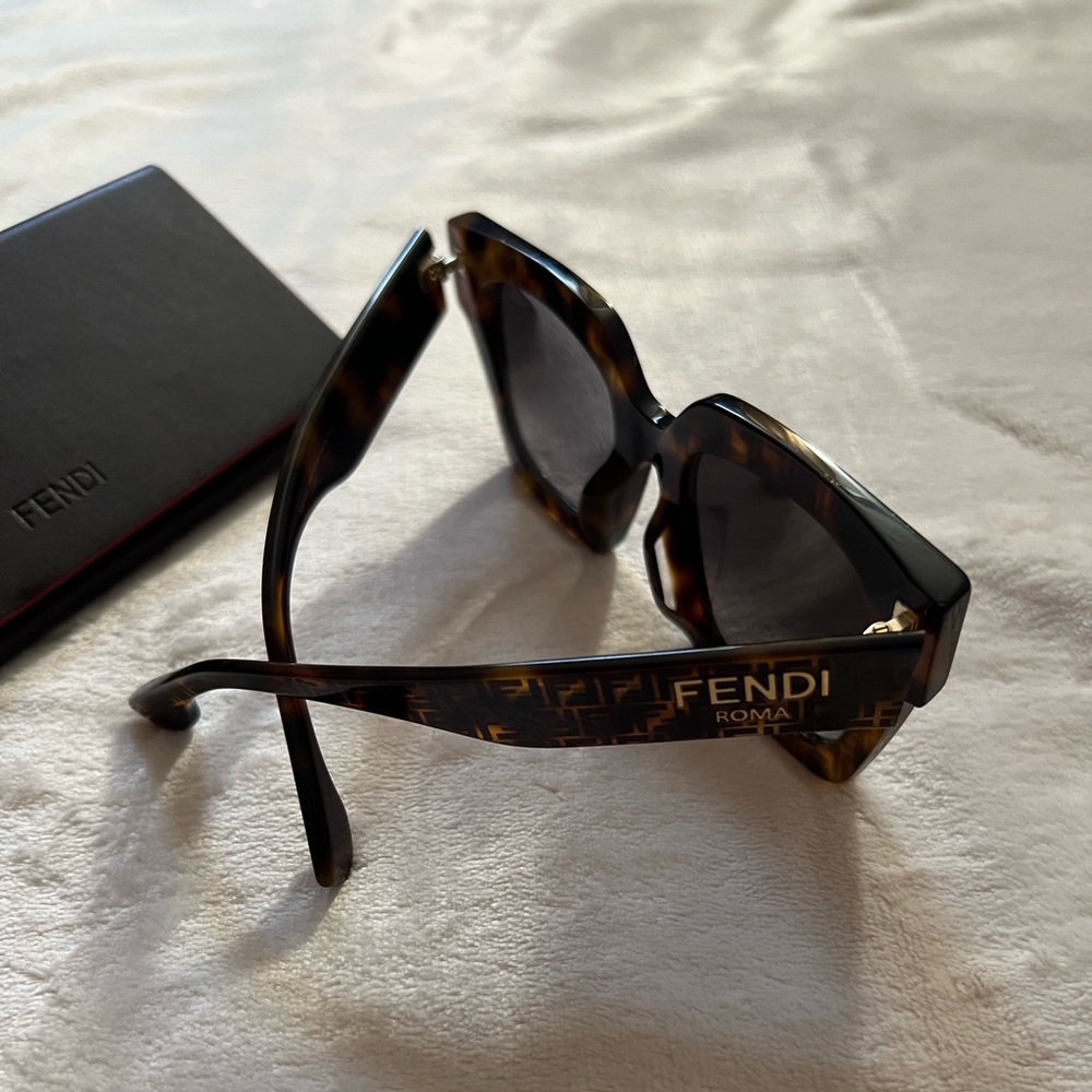 Fendi Roma FF Logo Square Sunglasses Tortoiseshell Brown w/ Case & Auth Card - Picture 4 of 6